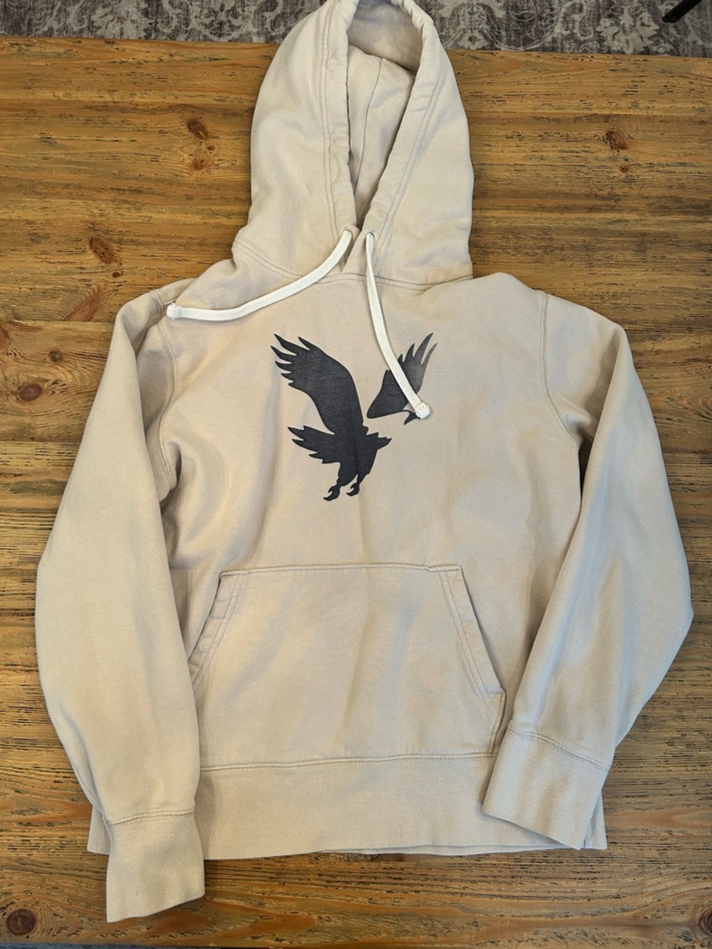 Men’s beige American Eagle hoodie